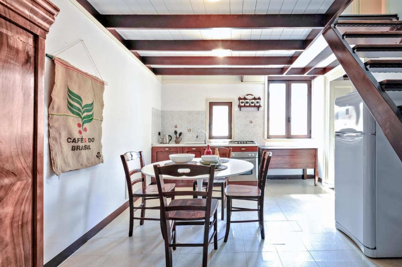 Castriota 19 - Jacuzzi Apartment Sit Lecce Eksteriør billede