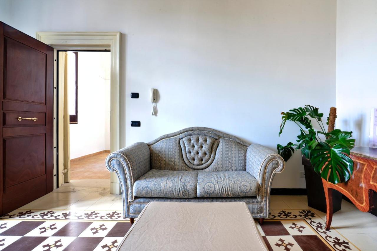 Castriota 19 - Jacuzzi Apartment Sit Lecce Eksteriør billede
