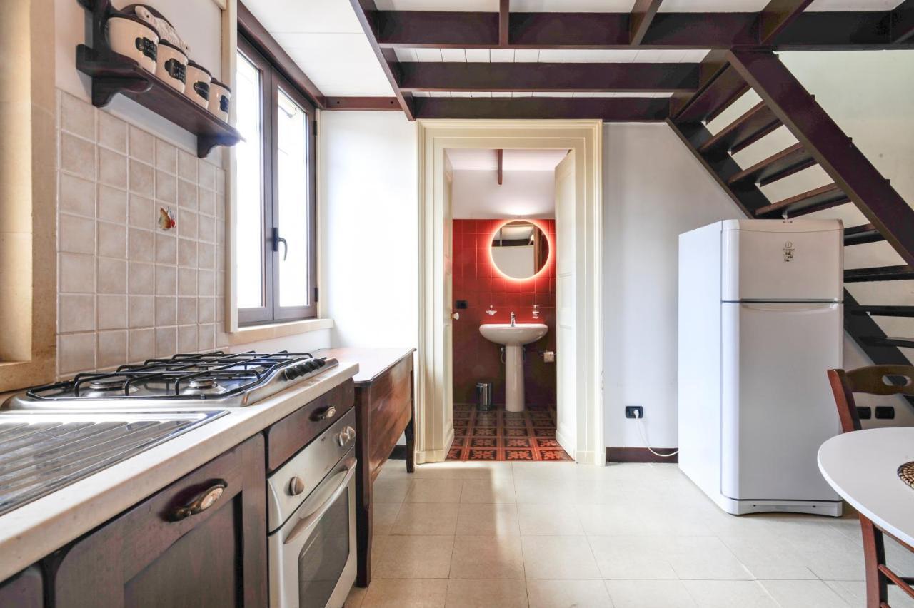 Castriota 19 - Jacuzzi Apartment Sit Lecce Eksteriør billede
